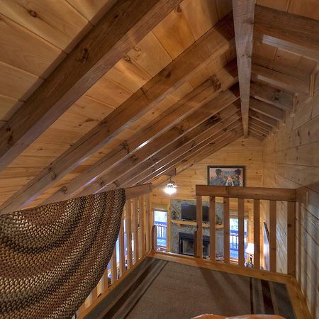 Knotty Pines Pet-Friendly Gas Fireplace Plus A Firepit Cherry Log Bagian luar foto